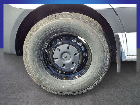 Used 2025 Mercedes-Benz Sprinter 2500 image 7