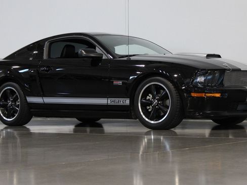 Used 2007 Ford Mustang GT RWD image 32