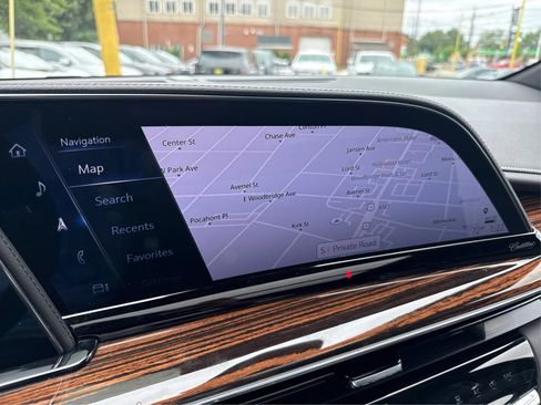 Used 2022 Cadillac Escalade ESV Premium Luxury AWD/4WD image 32