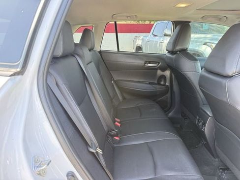 Used 2022 Toyota Corolla Cross XLE w/ Convenience Package FWD image 33