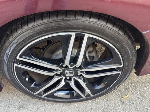 Used 2017 Honda Accord Sport image 9