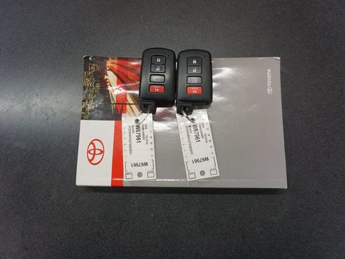 Used 2015 Toyota Highlander Limited w/ Driver Technology Package FWD image 20