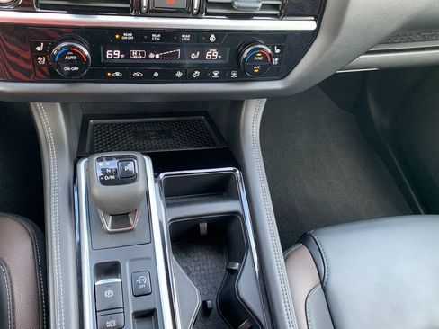 Used 2024 Nissan Pathfinder Platinum w/ Cargo Package image 18