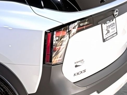 New 2026 Nissan Kicks SV image 10