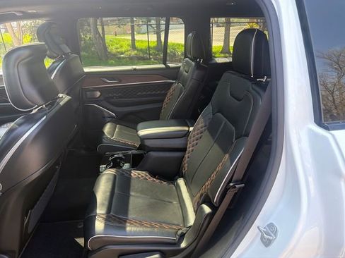 Used 2023 Jeep Grand Cherokee L Summit w/ Advanced Protech Group IV AWD/4WD image 31