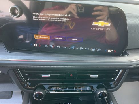 New 2026 Chevrolet Suburban Premier image 19