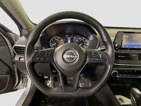Used 2024 Nissan Altima 2.5 S FWD image 13