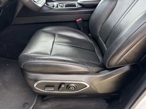 Used 2022 Jeep Wagoneer Series III image 16