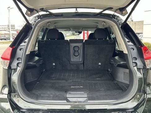 Used 2019 Nissan Rogue SV image 26