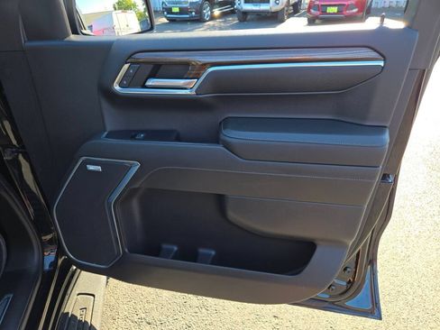 Certified 2022 Chevrolet Silverado 1500 LT Trail Boss w/ LT Trail Boss Premium Package AWD/4WD image 5