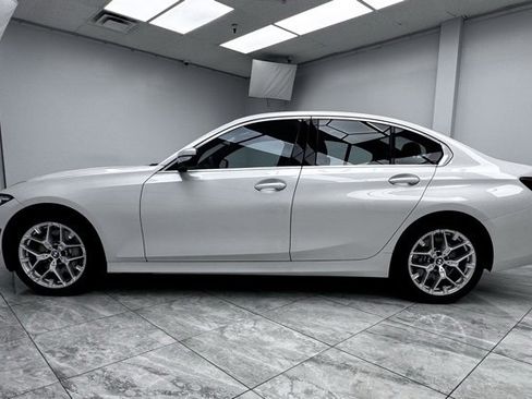 Used 2025 BMW 330i xDrive Sedan w/ Convenience Package image 9