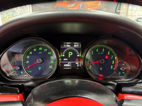 Used 2015 Maserati GranTurismo Sport image 70