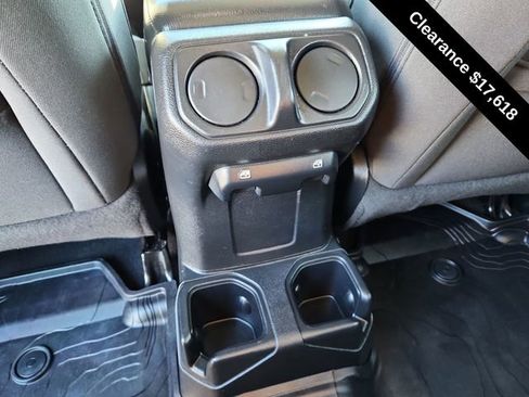 Used 2018 Jeep Wrangler Unlimited Sport S image 22