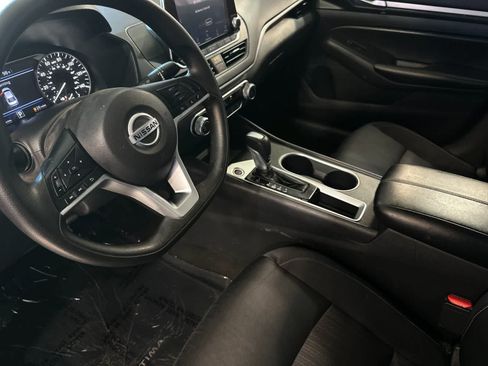 Used 2022 Nissan Altima 2.5 SV FWD image 12