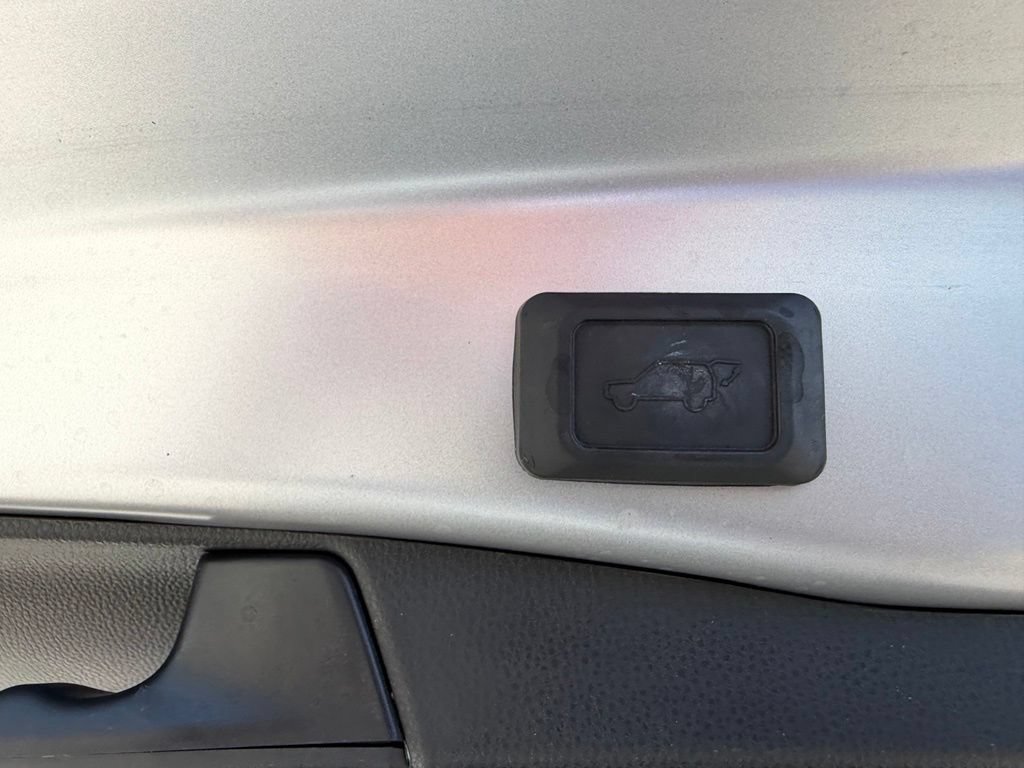 Used 2023 Toyota RAV4 XSE AWD/4WD image 8