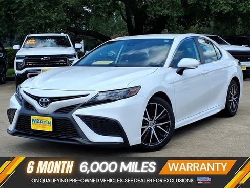 Used 2023 Toyota Camry SE FWD image 1
