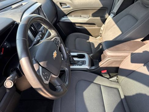 Used 2022 Chevrolet Colorado LT w/ LT Convenience Package RWD image 18