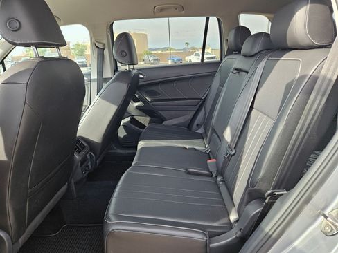 Used 2022 Volkswagen Tiguan SE AWD/4WD image 24