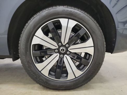 Certified 2024 Volvo XC60 T8 Plus w/ Protection Package Premier image 12