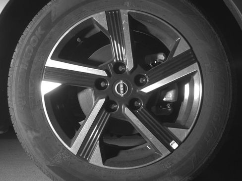 Used 2025 Nissan Sentra SV image 13