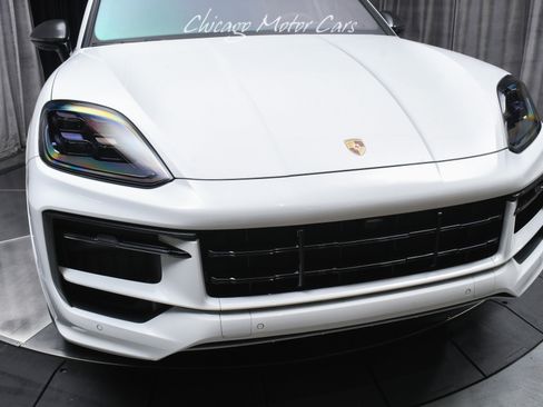 Used 2025 Porsche Cayenne GTS AWD/4WD image 29