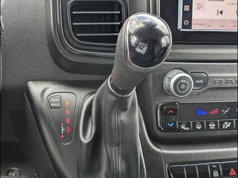 Used 2024 RAM ProMaster 2500 w/ Convenience Group FWD image 15