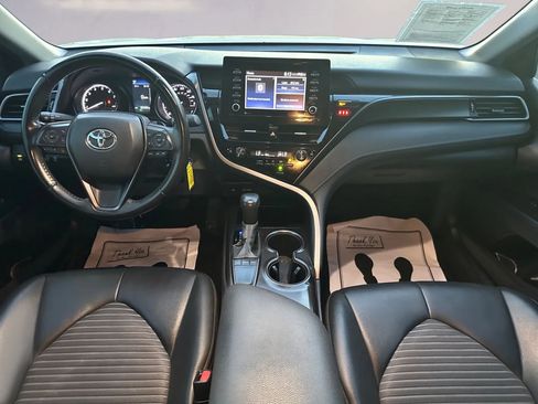 Used 2022 Toyota Camry SE image 16