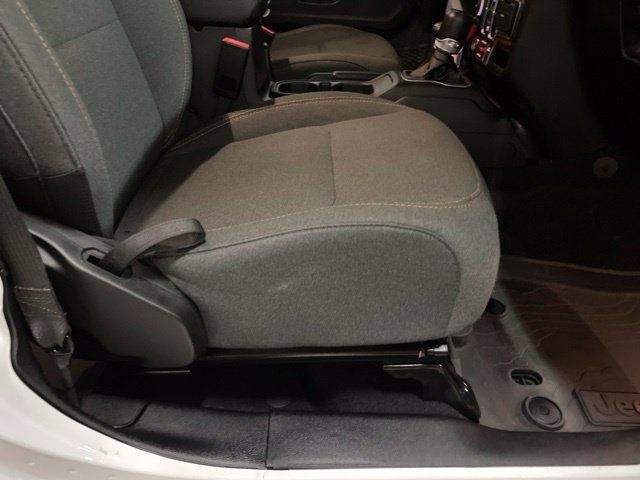 Used 2024 Jeep Wrangler Unlimited AWD/4WD image 82