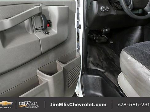 Used 2018 Chevrolet Express 2500 Work Van w/ Driver Convenience Package image 8