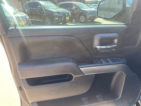 Used 2018 Chevrolet Silverado 1500 LT w/ LT Eassist Package image 9