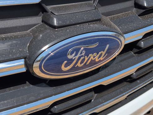 New 2026 Ford Explorer Active RWD image 17