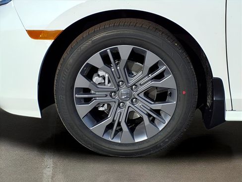 New 2026 Honda Odyssey Touring image 13