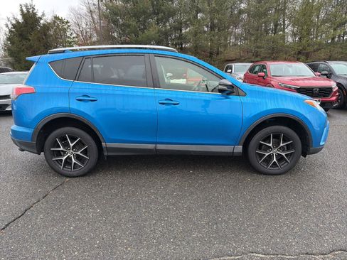 Used 2018 Toyota RAV4 SE w/ Power Extra Value Package image 6