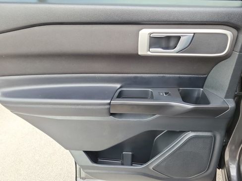 Certified 2020 Ford Explorer XLT RWD image 14