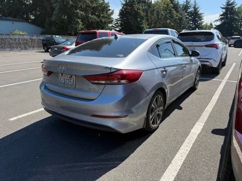 Used 2017 Hyundai Elantra Limited w/ Limited Tech Package 04 FWD image 3