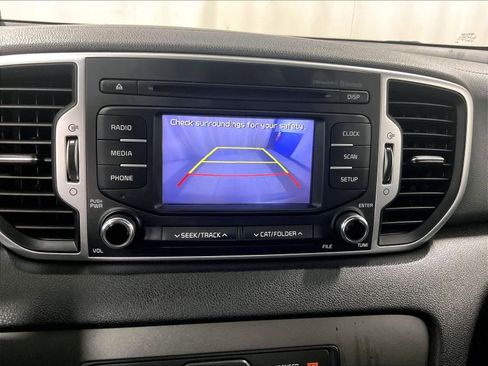 Used 2019 Kia Sportage LX image 19