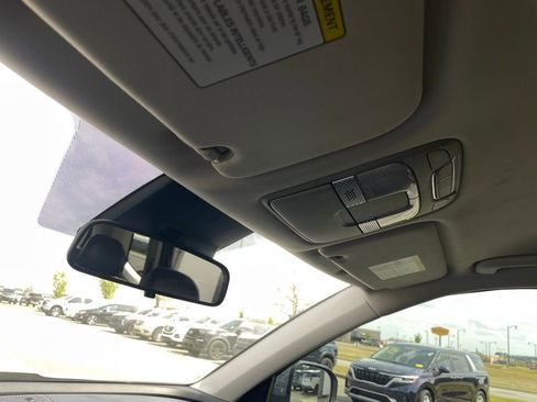 Used 2020 Kia Telluride LX image 21