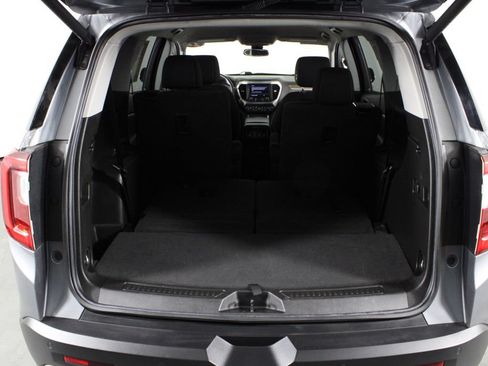 Used 2022 GMC Acadia SLE w/ Driver Convenience Package FWD image 17