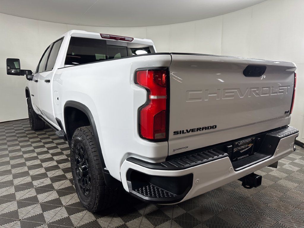 Used 2024 Chevrolet Silverado 2500 LTZ w/ LTZ Plus Package AWD/4WD image 3