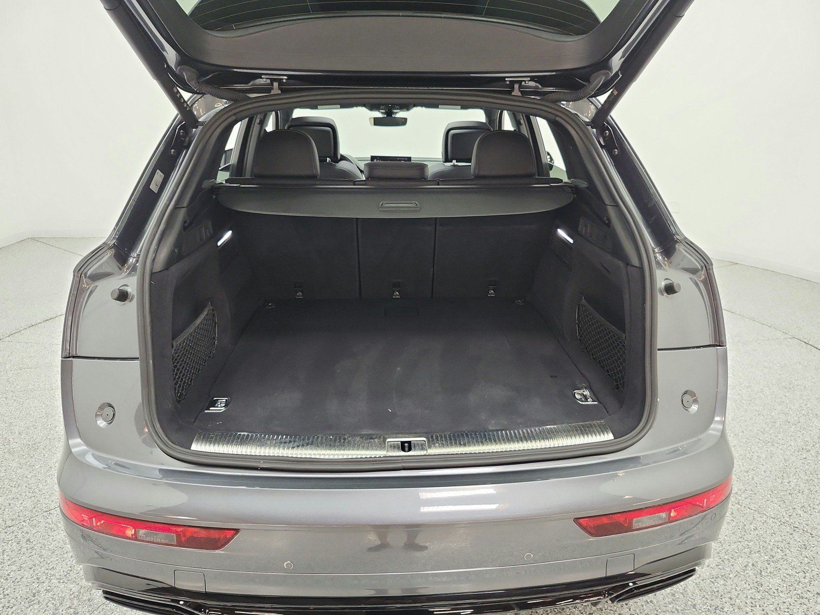 Used 2024 Audi Q5 e Premium Plus w/ Premium Plus Package AWD/4WD image 19