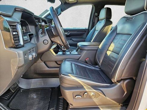 Used 2023 GMC Sierra 1500 AT4X AWD/4WD image 17