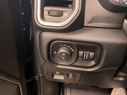 Used 2023 RAM 1500 Laramie AWD/4WD image 19