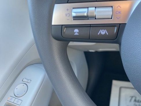 New 2026 Hyundai Kona SE FWD image 17