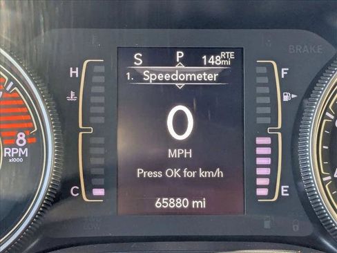 Used 2019 Jeep Cherokee Latitude w/ Cold Weather Group image 11