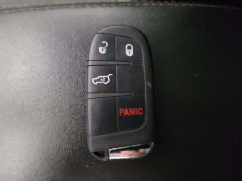Used 2020 Jeep Compass Latitude AWD/4WD image 32