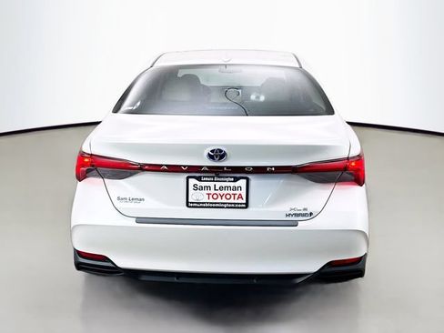 Used 2021 Toyota Avalon XLE w/ Moonroof Package FWD image 6