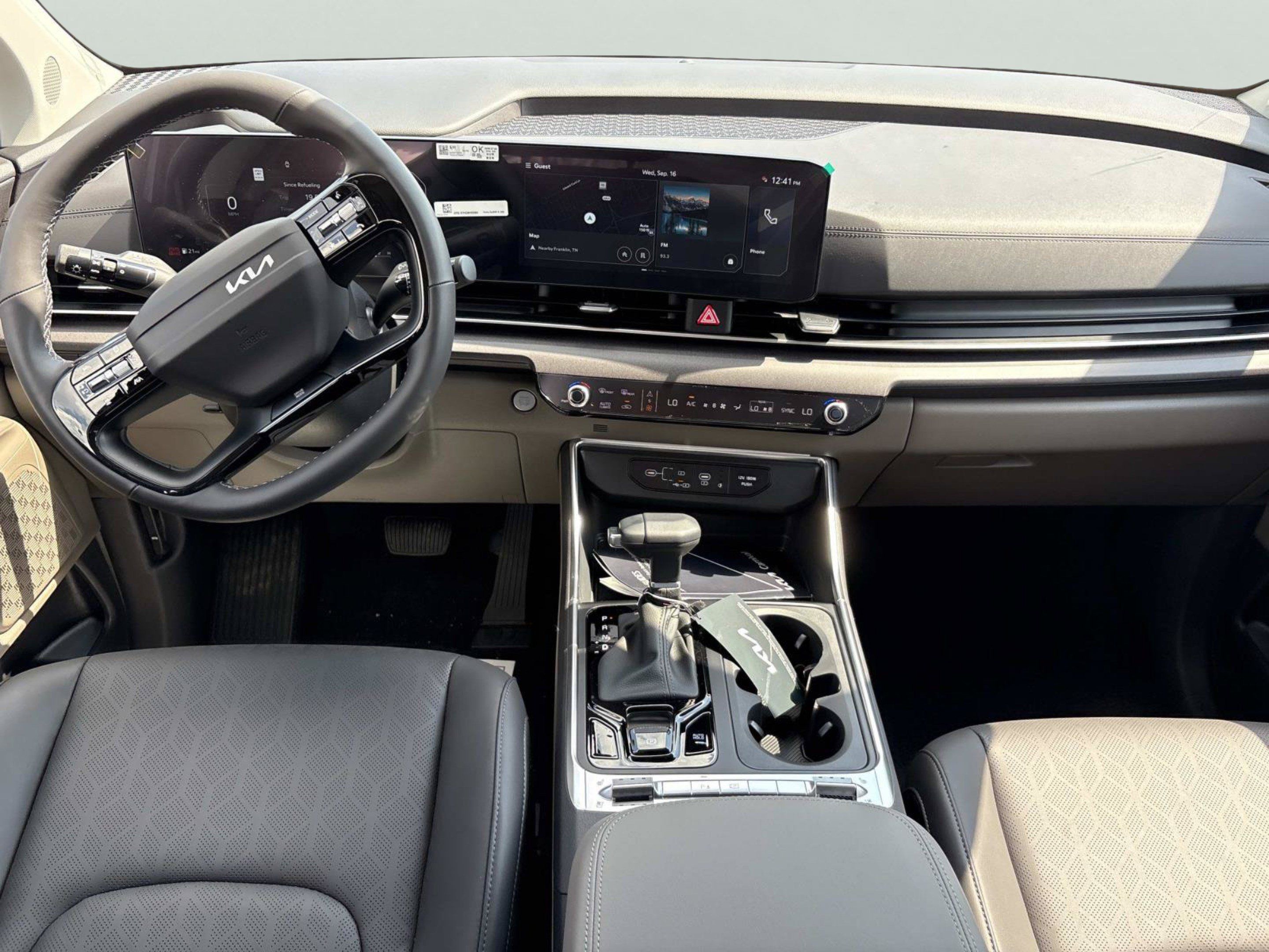 New 2027 Kia Carnival SX FWD image 15