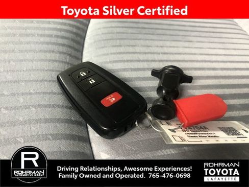Certified 2017 Toyota Prius Three image 33