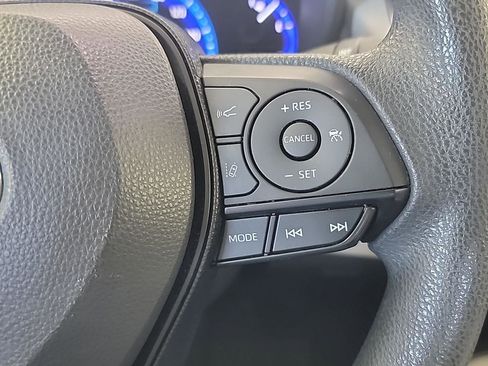 Used 2020 Toyota Corolla LE FWD image 23