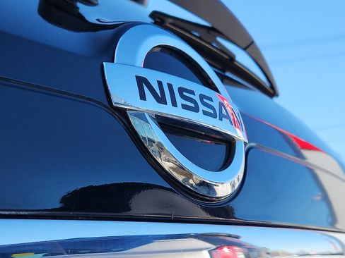 Used 2016 Nissan Rogue SL w/ SL Premium Package image 30